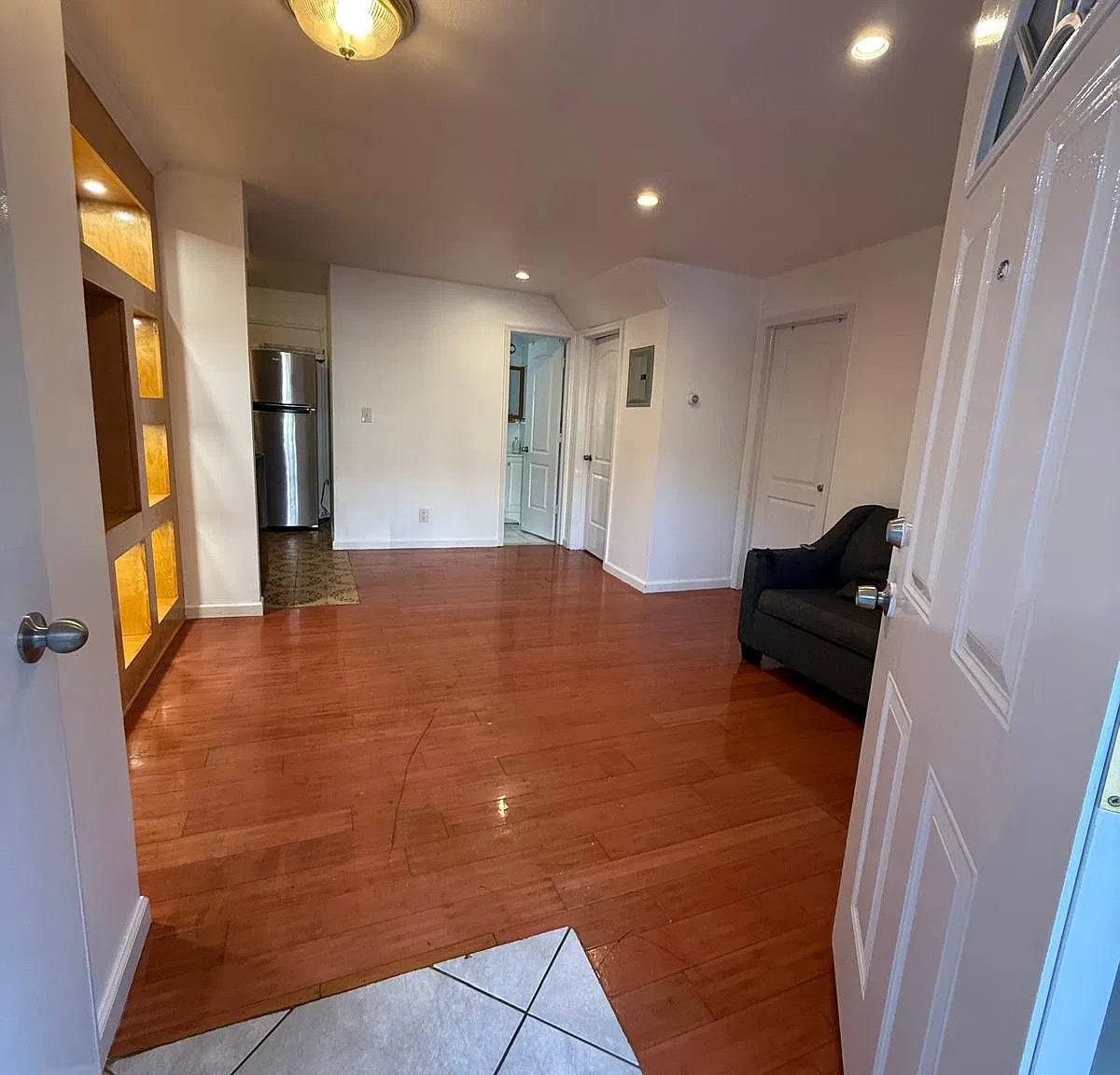 2 bed, 1000 sqft, $3,200 — Photo 4