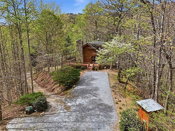 2nd image of 3455 Valley Drive