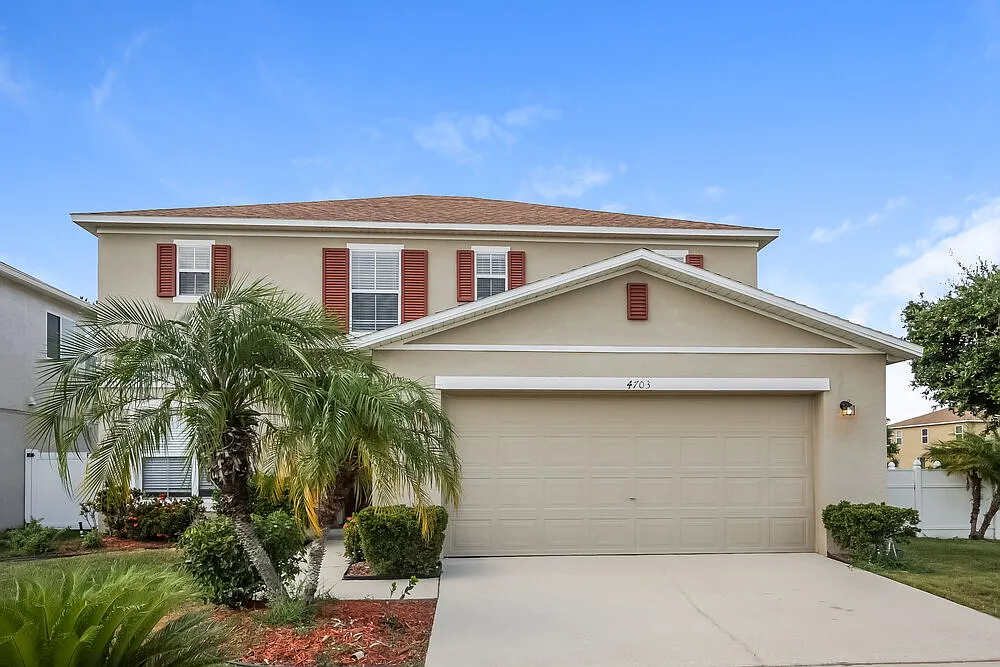 3 bed, 2.5 bath, 2451 sqft, $2,320 — Photo 1