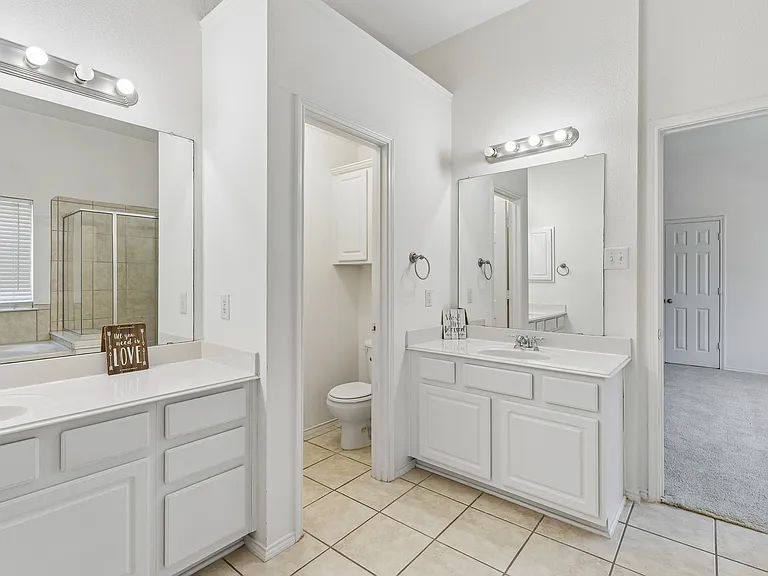 11821 Stephenville Dr — Photo 9