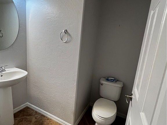 5th image of 1056 Calvia St