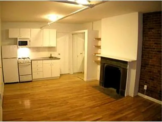 Rented by Douglas Elliman | media 8