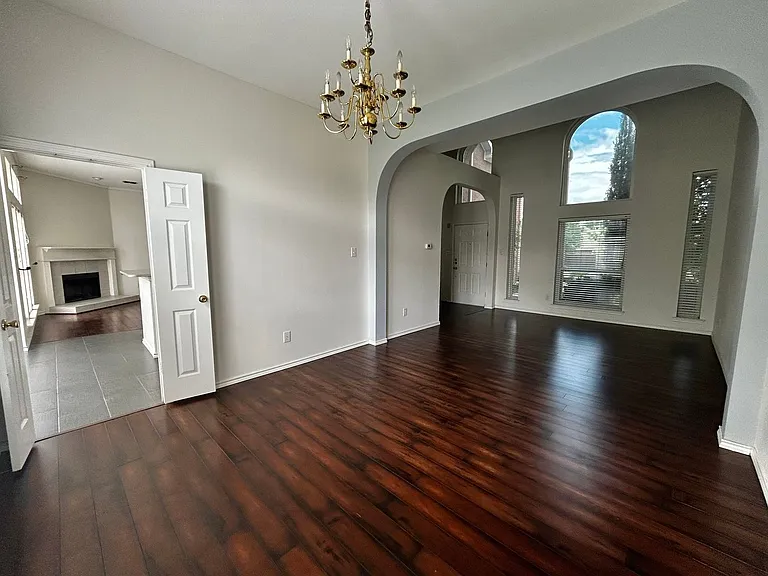 7154 Tularosa Ct — Photo 4