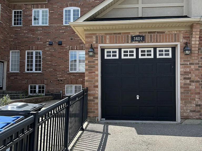 3484 Eglinton Ave W — Photo 30