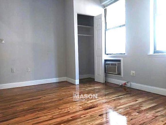 4th image of 70 W 109th St #1N