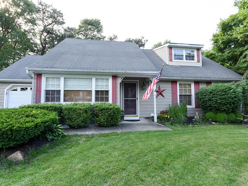 1st image of 512 Leawood Ave