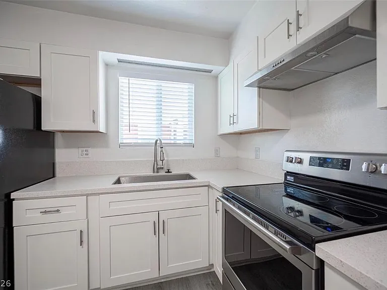 921 Snug Harbor St #D — Photo 12