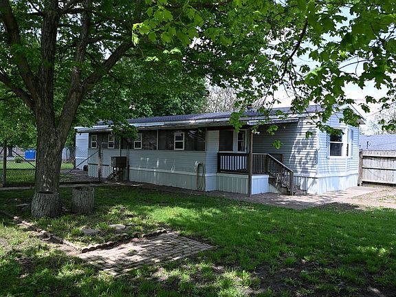 4th image of 406 Park St
