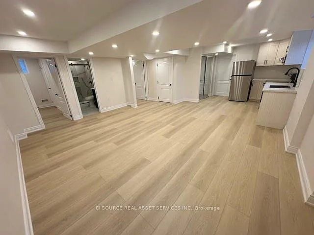 198 Camellia Cres #BASEMENT — Photo 5