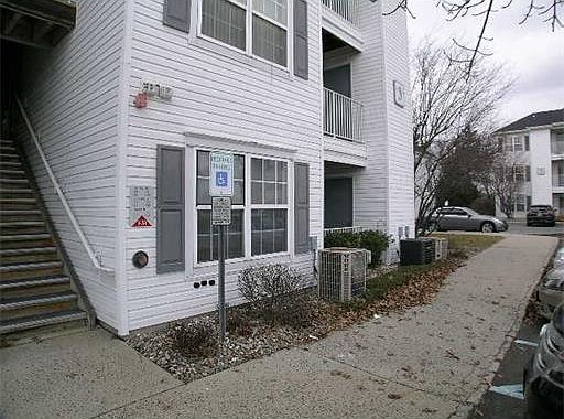 1st image of 317 Waterford Dr #317