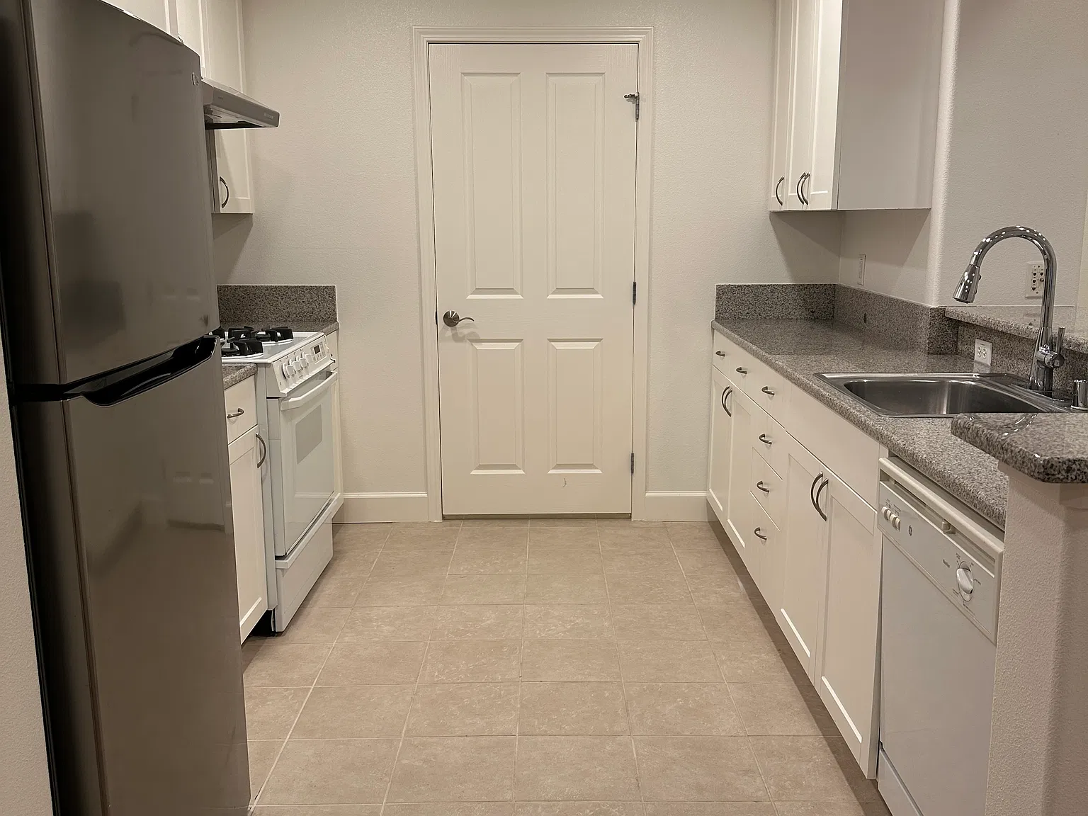 2 bed, 1171 sqft, $4,000 — Photo 4
