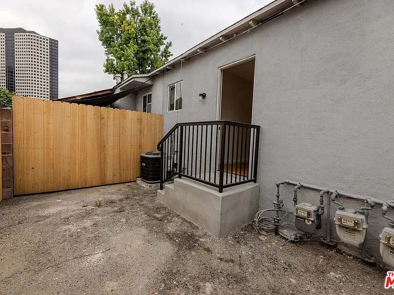 302 N Maple St — Photo 28