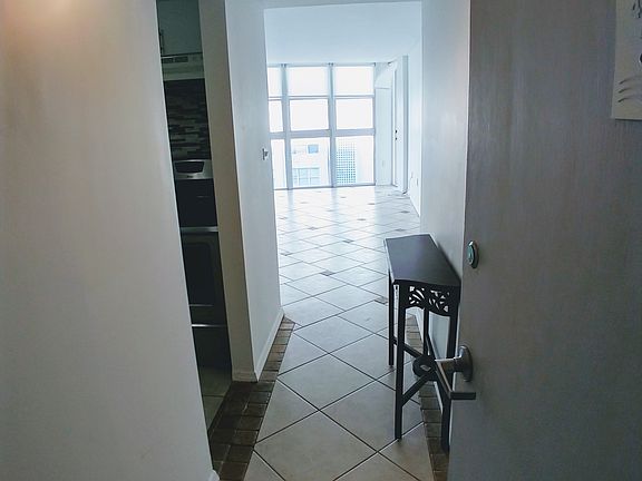 5th image of 1228 West Ave APT 405