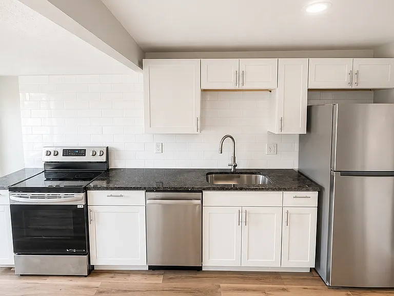 3138 W Colorado Ave — Photo 2