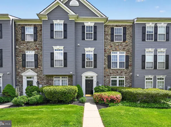 3 Swan Ct, Delanco, NJ 08075