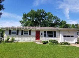 1290 Del Rey Dr, Florissant, MO 63031