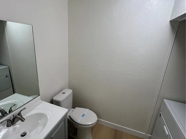 3939 S Torrey Pines Dr — Photo 5