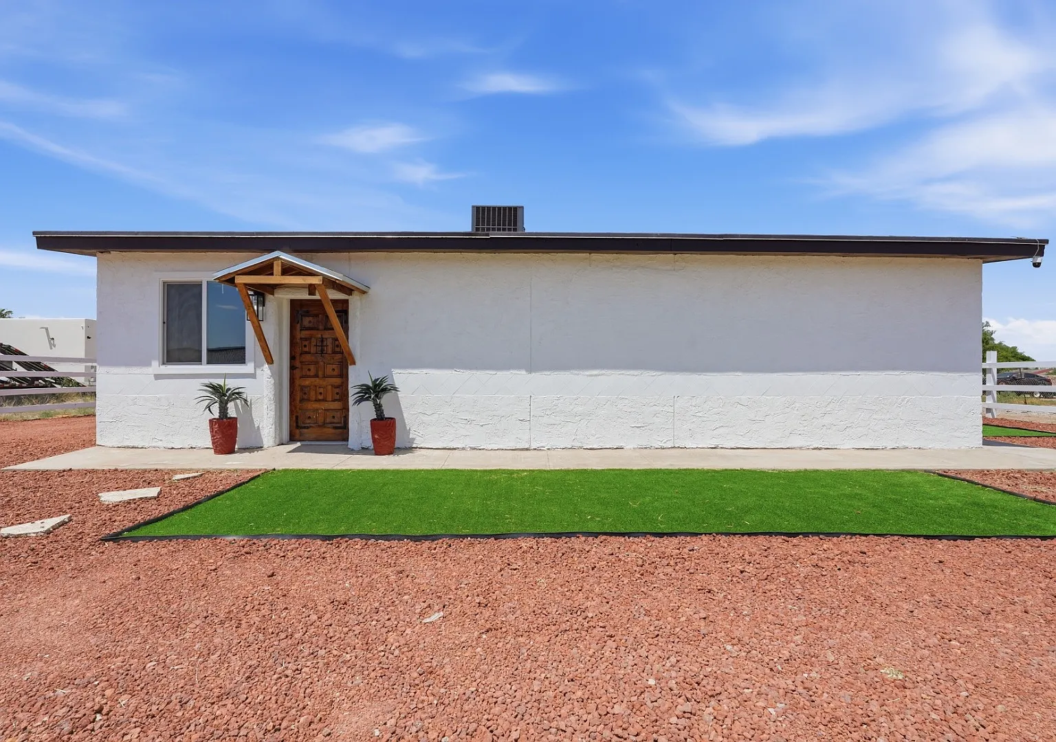 536 James Street — Photo 2