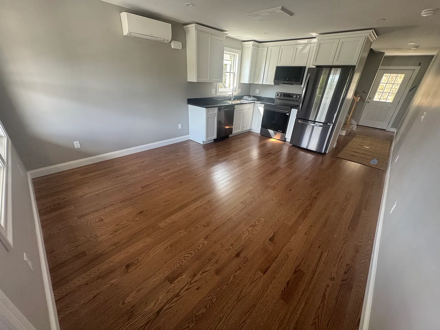 3 bed, 1880 sqft, $3,600 — Photo 3