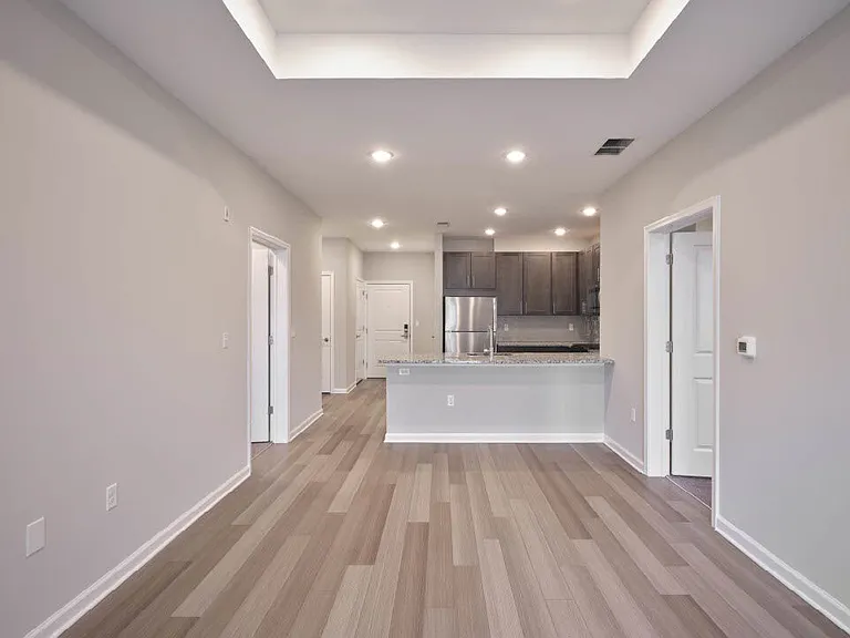 Pearl Pointe Apartments — Photo 61