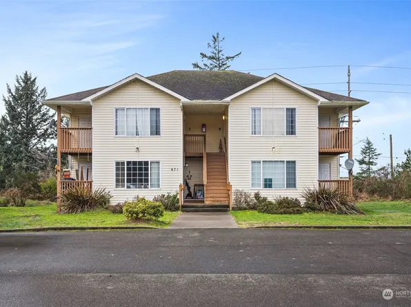 671 Sunset Avenue NE #1-4, Ocean Shores, WA 98569