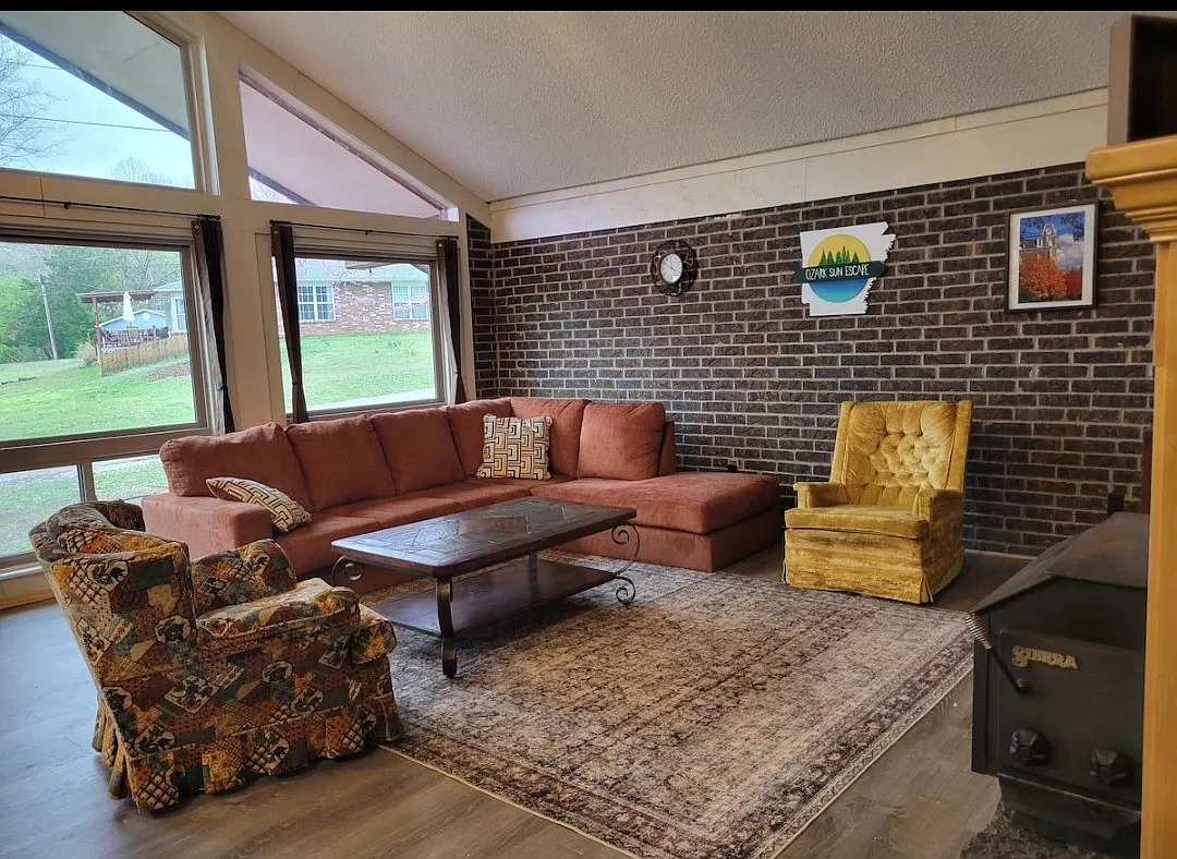 3 bed, 2409 sqft, $2,800 — Photo 3