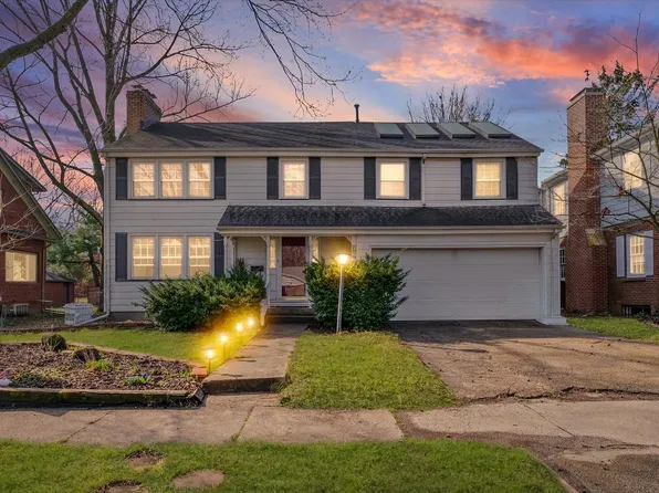 207 W Vermont Ave, Urbana, IL 61801