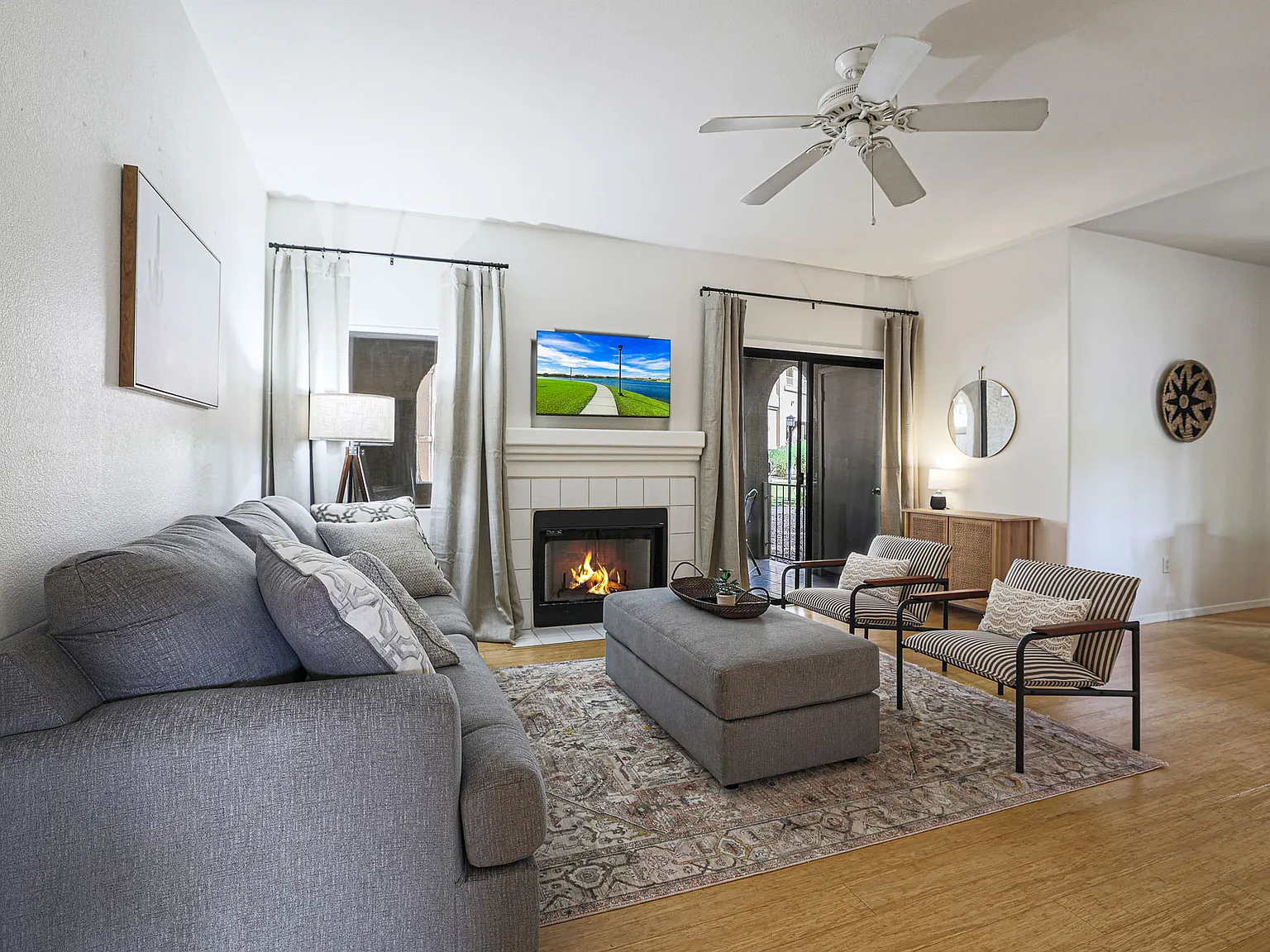 2 bed, 1090 sqft, $2,950 — Photo 1