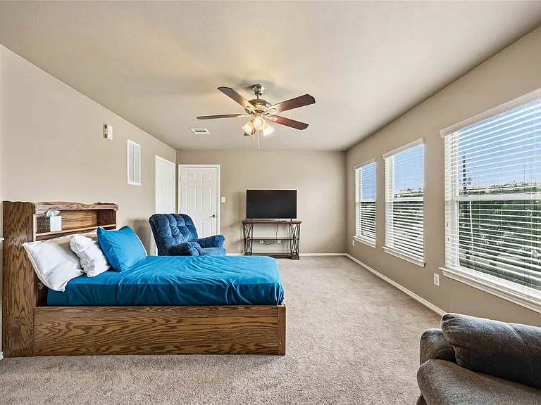 7014 Woodridge Row Dr — Photo 13