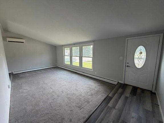 3rd image of 1536 10th Ave N