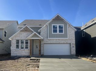 318 Willow Heights Dr, Hutto, TX 78634