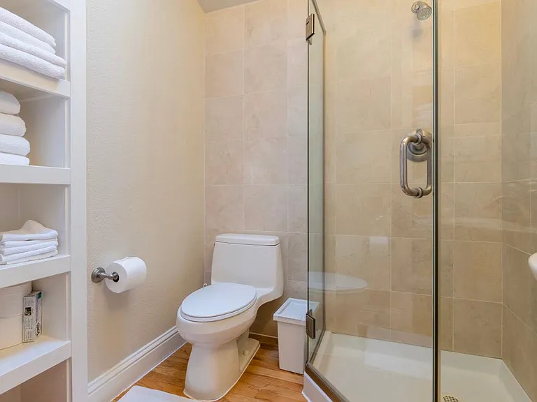 560 Barron Ave — Photo 9