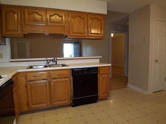 2nd image of 2178 Oakmont Ave