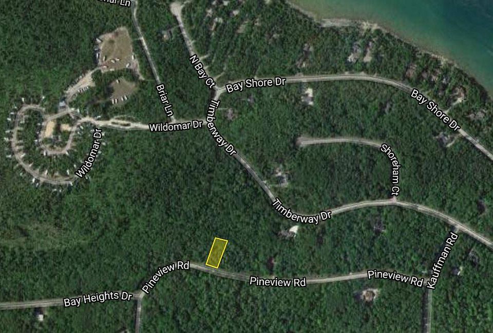 1st image of Pineview Dr