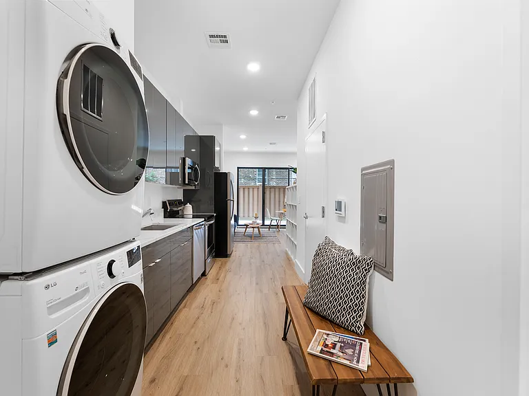 28 Vroom St #204 — Photo 3