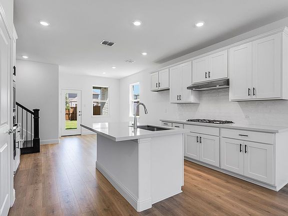 5th image of 121 Tornillo Dr