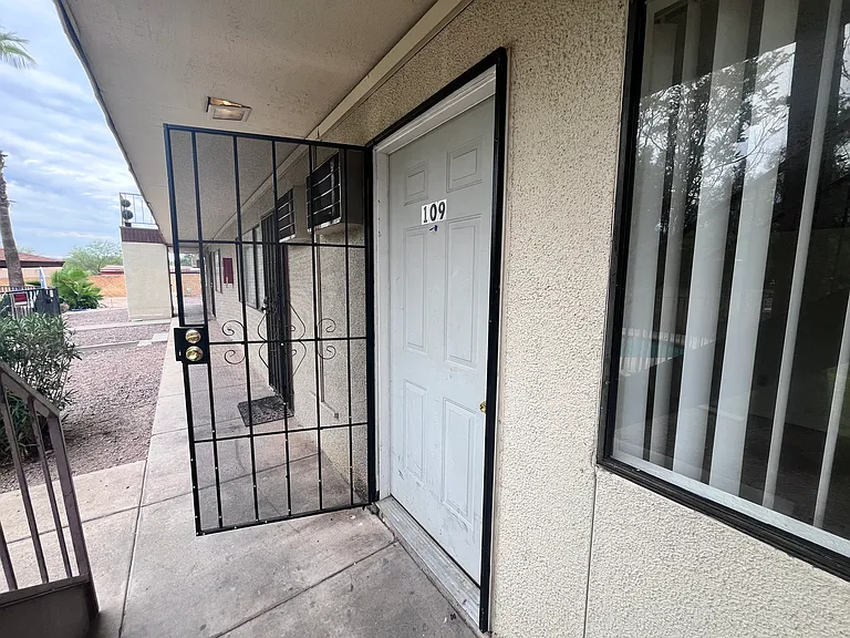 3052 N Alvernon Way #109 — Photo 9