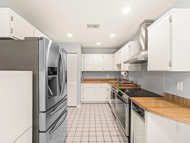 46 Stratford Ln W #D — Photo 13