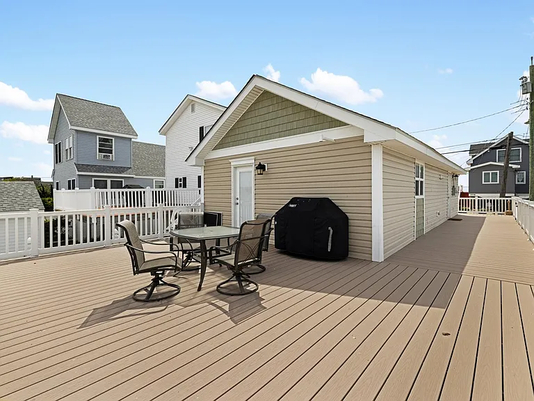 70 Beach Ave #0 — Photo 19