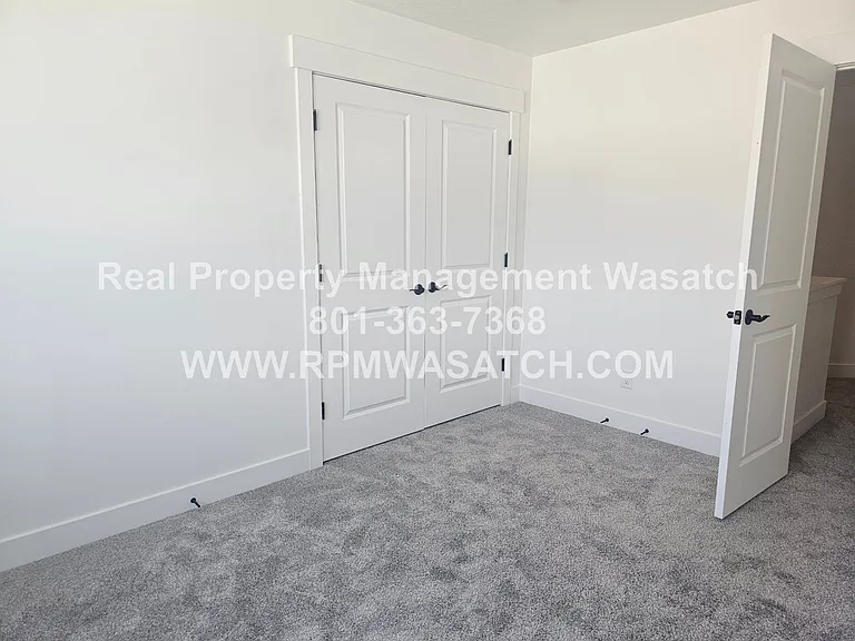 738 N 160 E — Photo 36