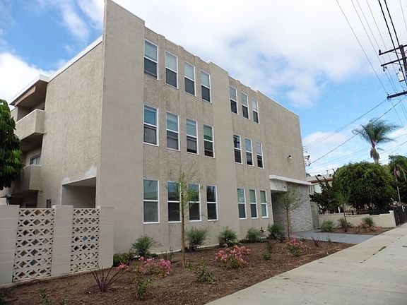 2nd image of 537 W Hyde Park Blvd APT 307