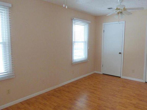 4th image of 52885 Lakeview Dr
