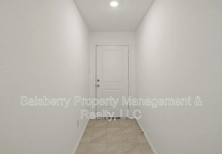 11807 Marcellus Way — Photo 3