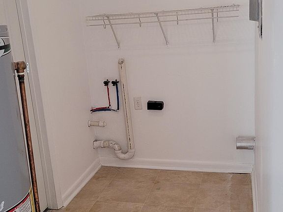 Utility and laudry room