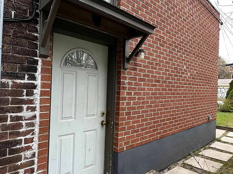 563 Ossington Ave #MAIN — Photo 4