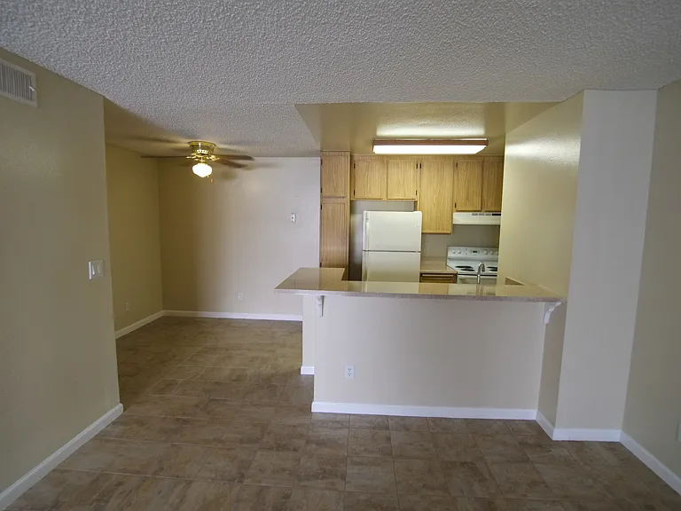 Oak Hill Apartments — Photo 11