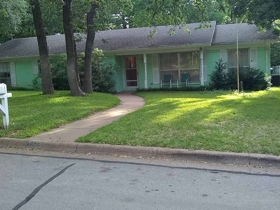 1st image of 3610 Yorkshire Dr