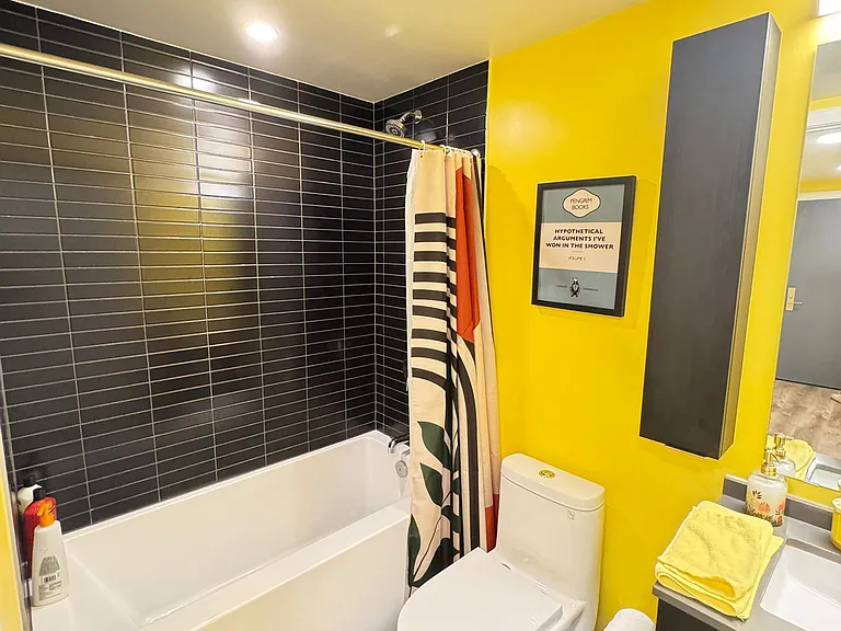 86 Dundas St E #302 — Photo 10