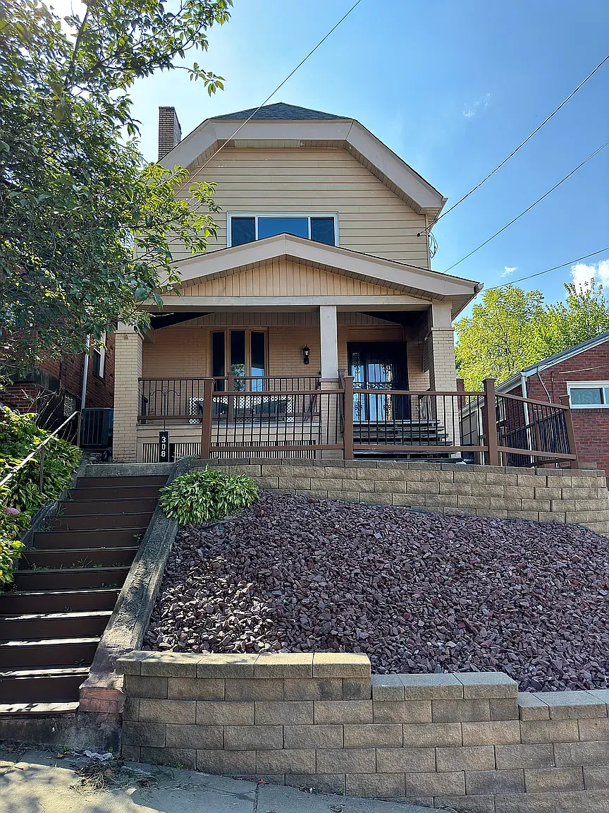 308 Marion Ave photo 1