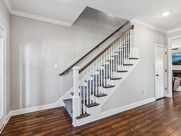 4th image of 7518 Hedge Rose Ln
